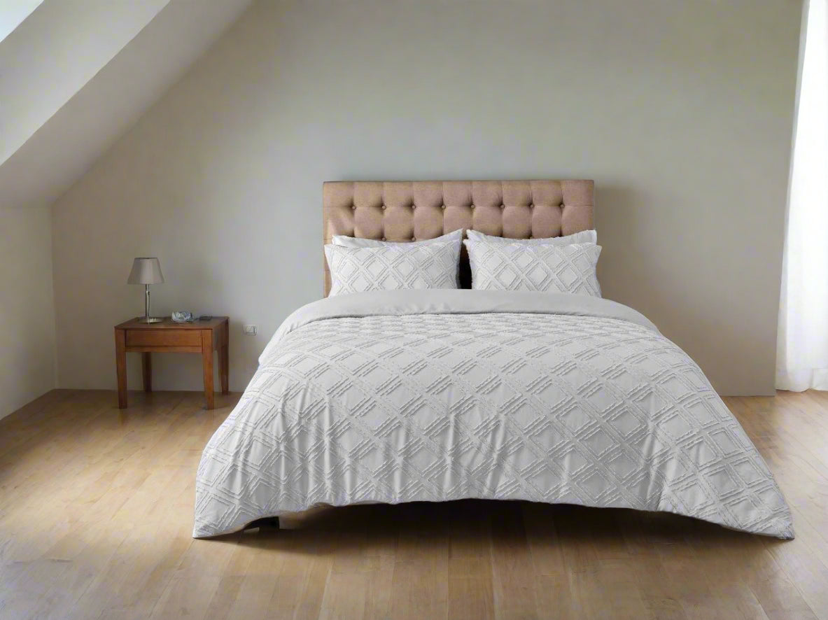 Diamond Geo Microfibre Duvet Set 4 Colours