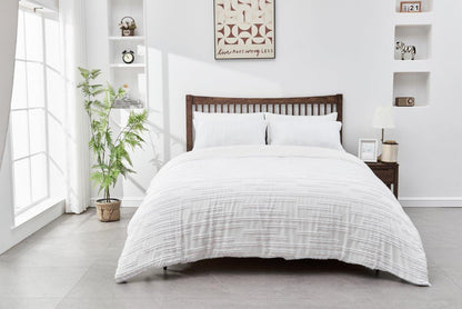 Textured Lines Microfibre Duvet Set 3 Colours 4 Sizes