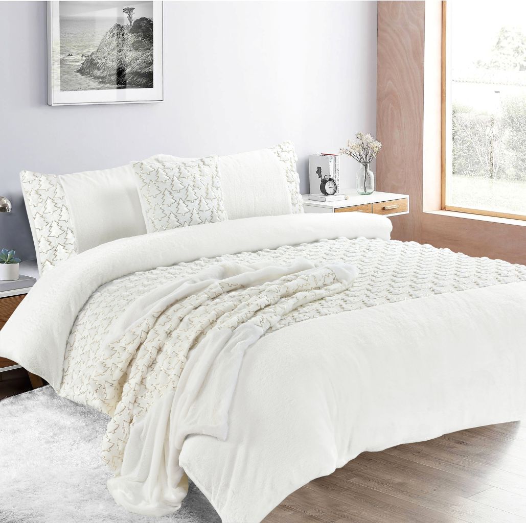Festive Tree Teddy Duvet Set Matching Blanket & Cushions