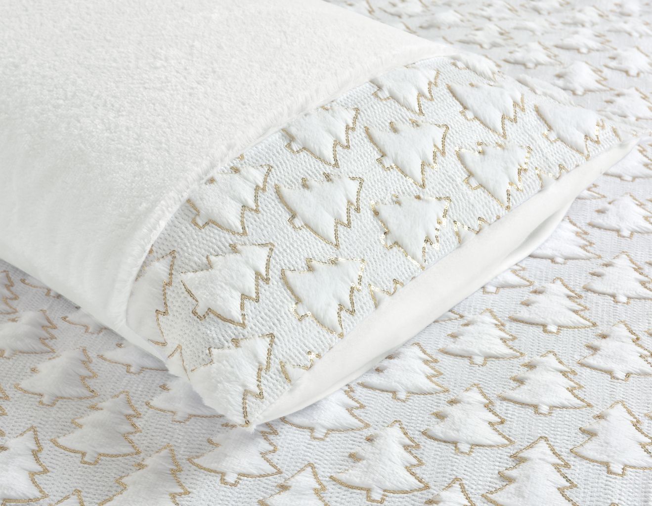 Festive Tree Teddy Duvet Set Matching Blanket & Cushions